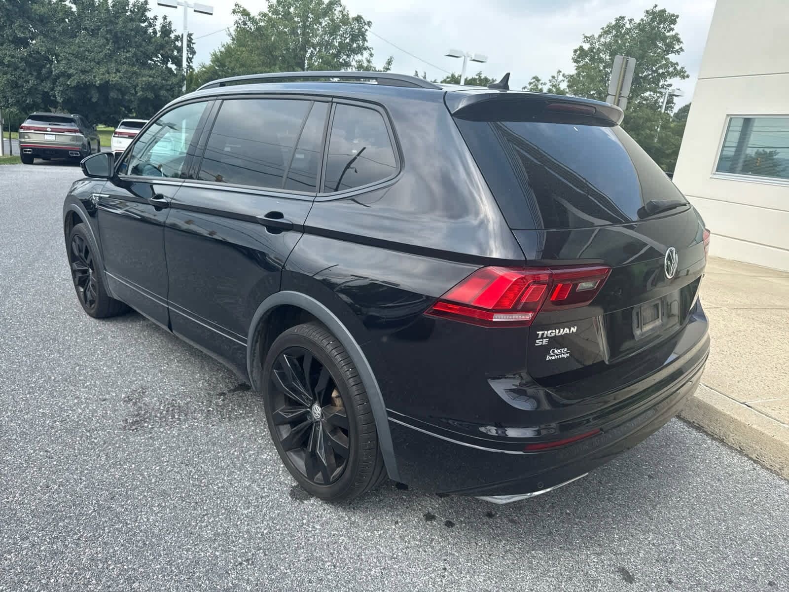 2021 Volkswagen Tiguan SE R-Line Black photo 3