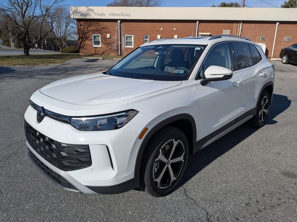 New 2026 Volkswagen Tiguan 2.0T SE SUV