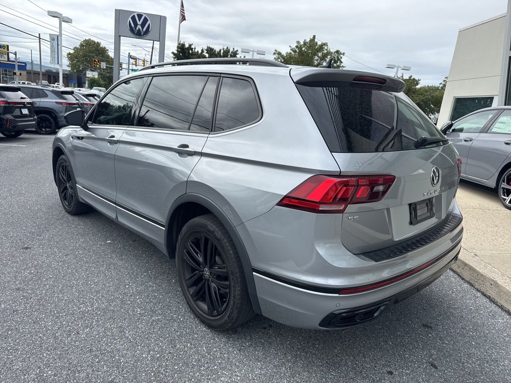 2022 Volkswagen Tiguan SE R-Line Black photo 3