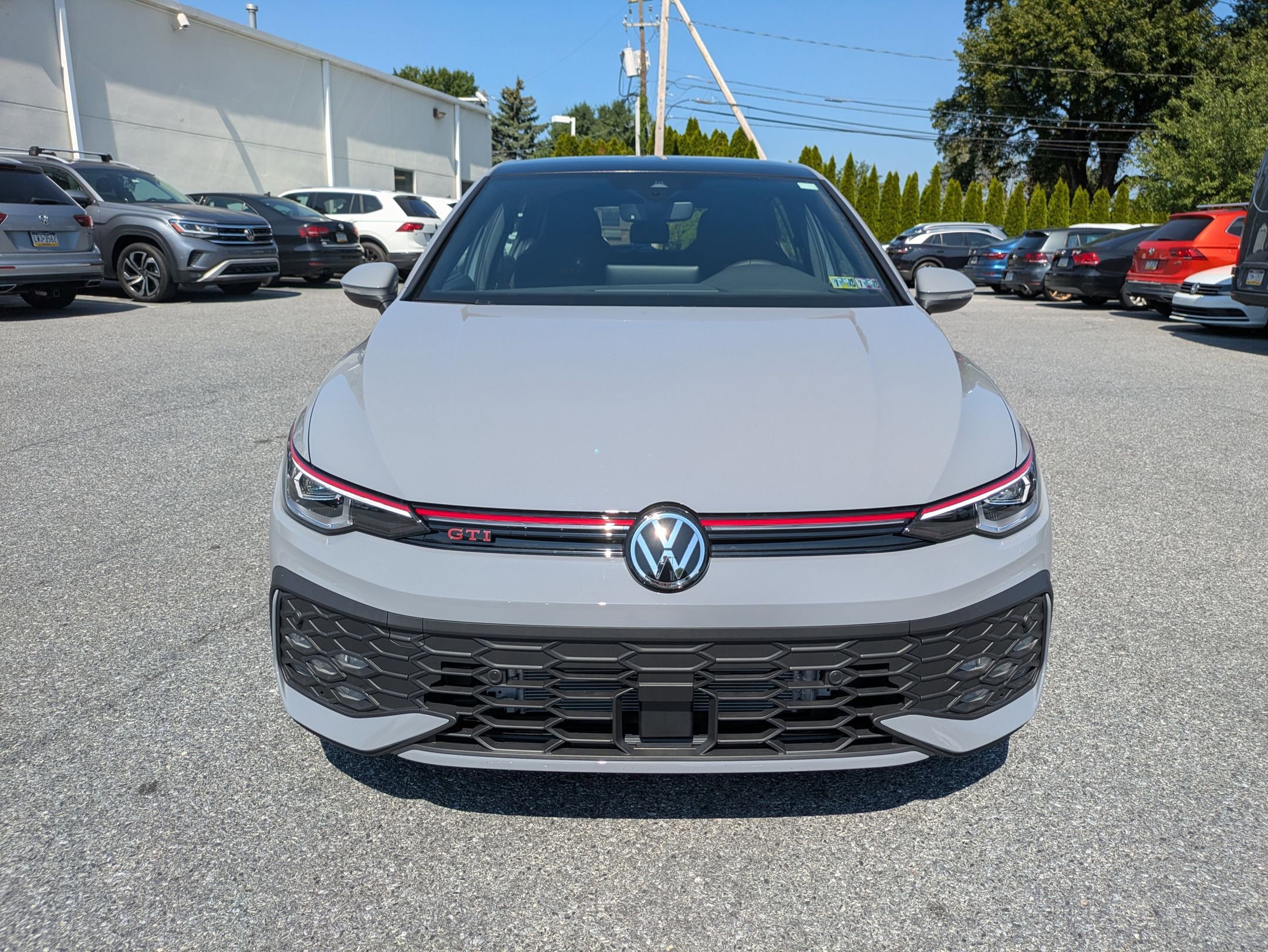 2025 Volkswagen Golf GTI SE photo 2