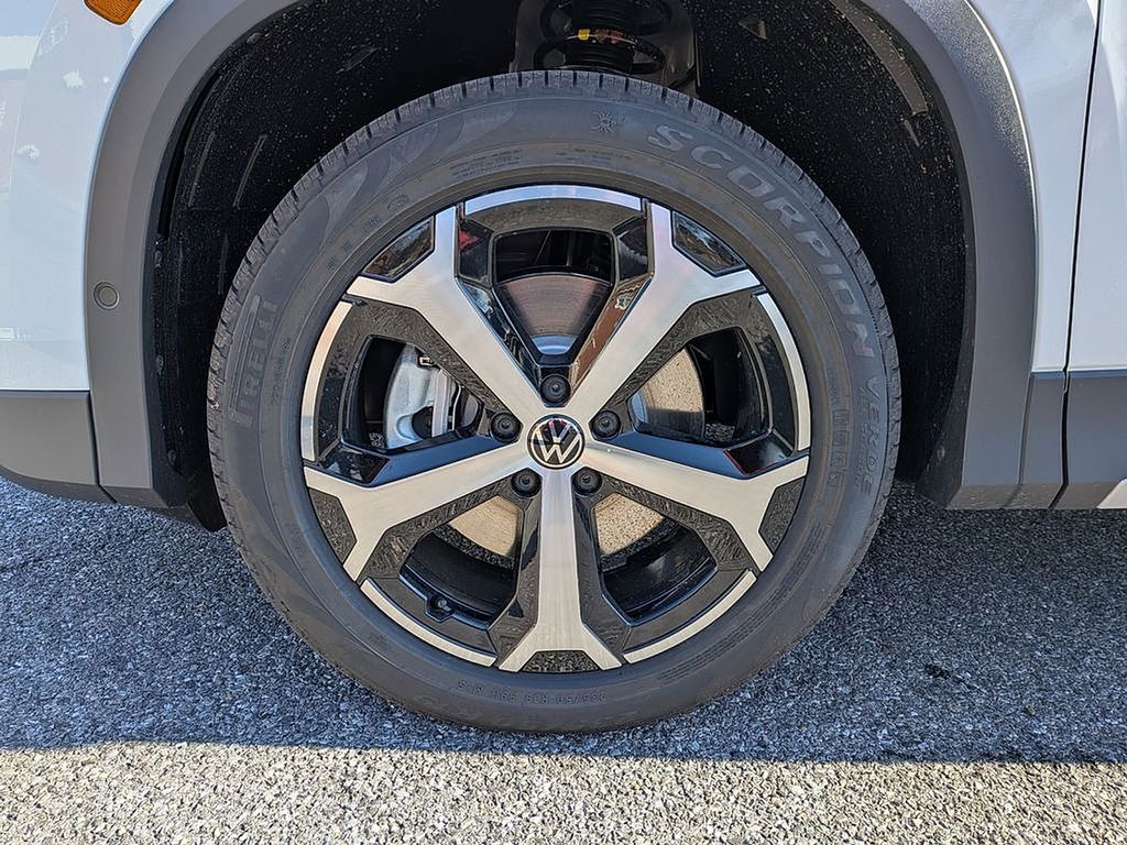 2026 Volkswagen Tiguan SE - Photo 15