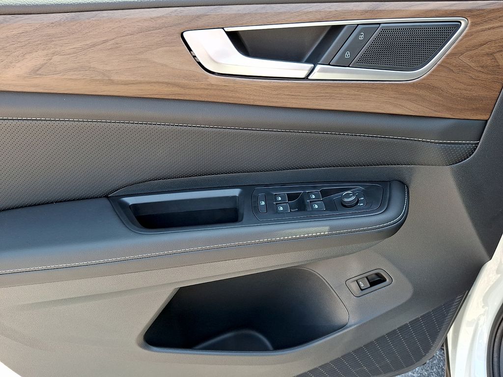 2026 Volkswagen Atlas SE w/Tech - Photo 10