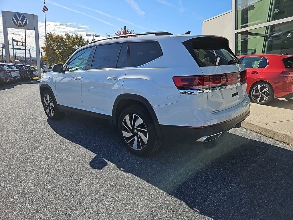 Used 2024 Volkswagen Atlas 2.0T SE w/Technology SUV