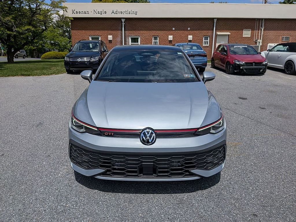 2026 Volkswagen Golf GTI SE - Photo 2