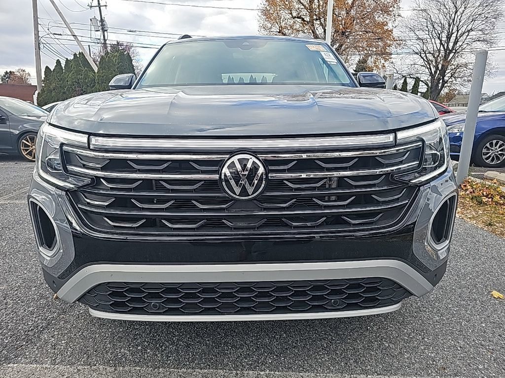 2024 Volkswagen Atlas Peak Edition SE Technology photo 3