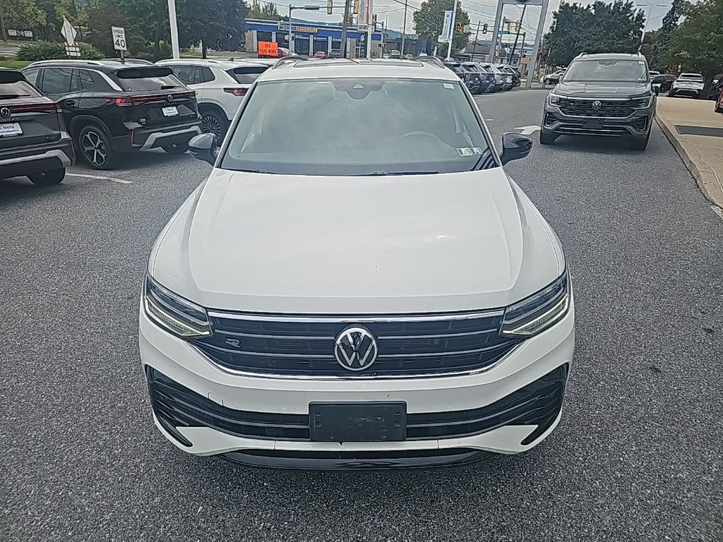 2022 Volkswagen Tiguan SE R-Line Black photo 2