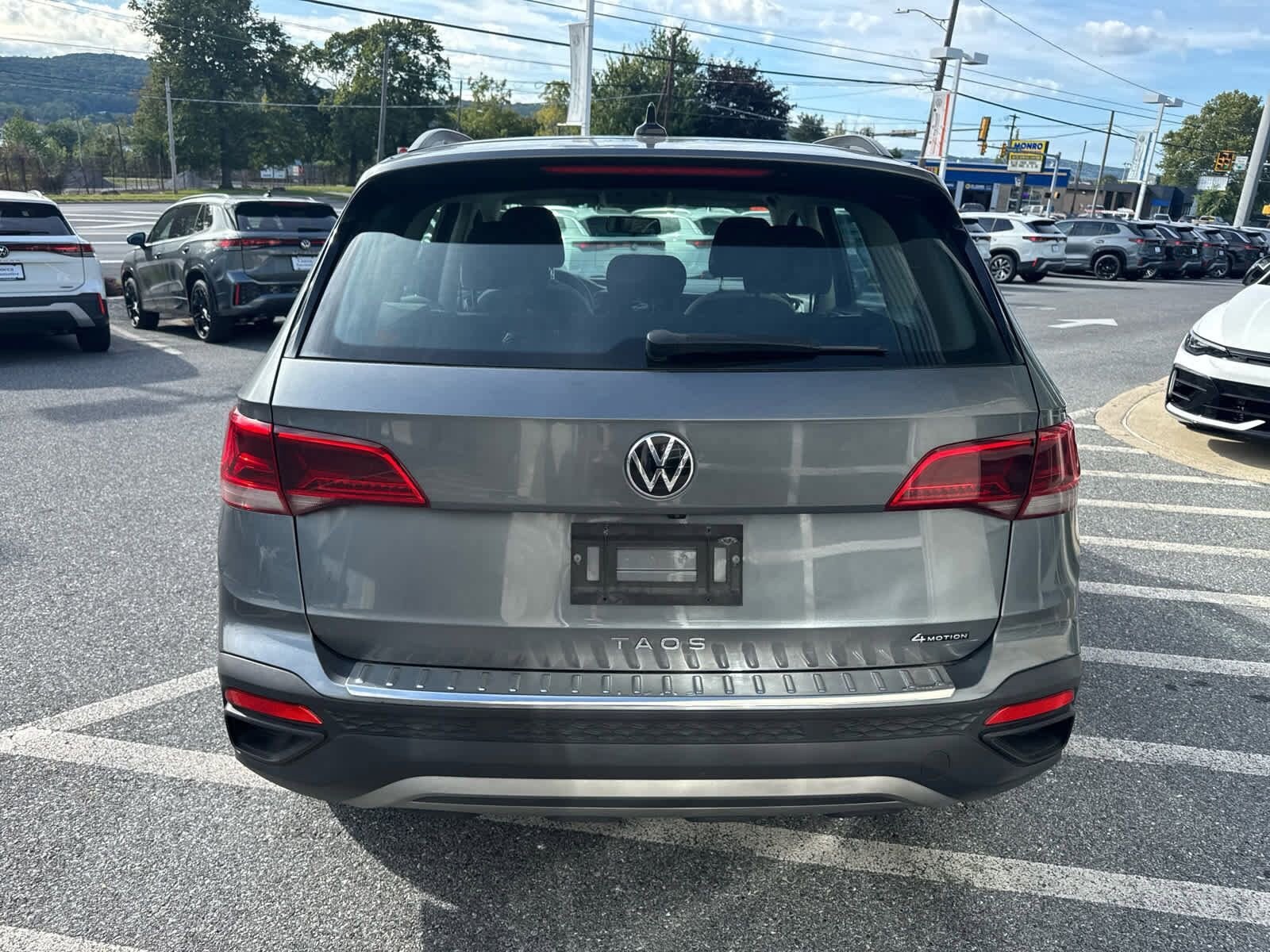 2022 Volkswagen Taos S photo 4