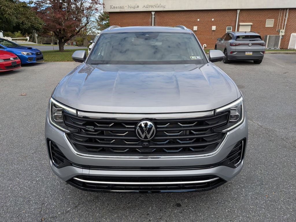 2026 Volkswagen Atlas Cross Sport SEL Premium R-Line photo 2