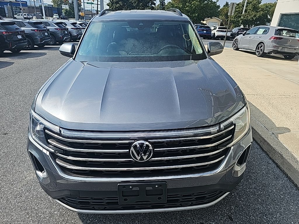 2024 Volkswagen Atlas SE Technology photo 2