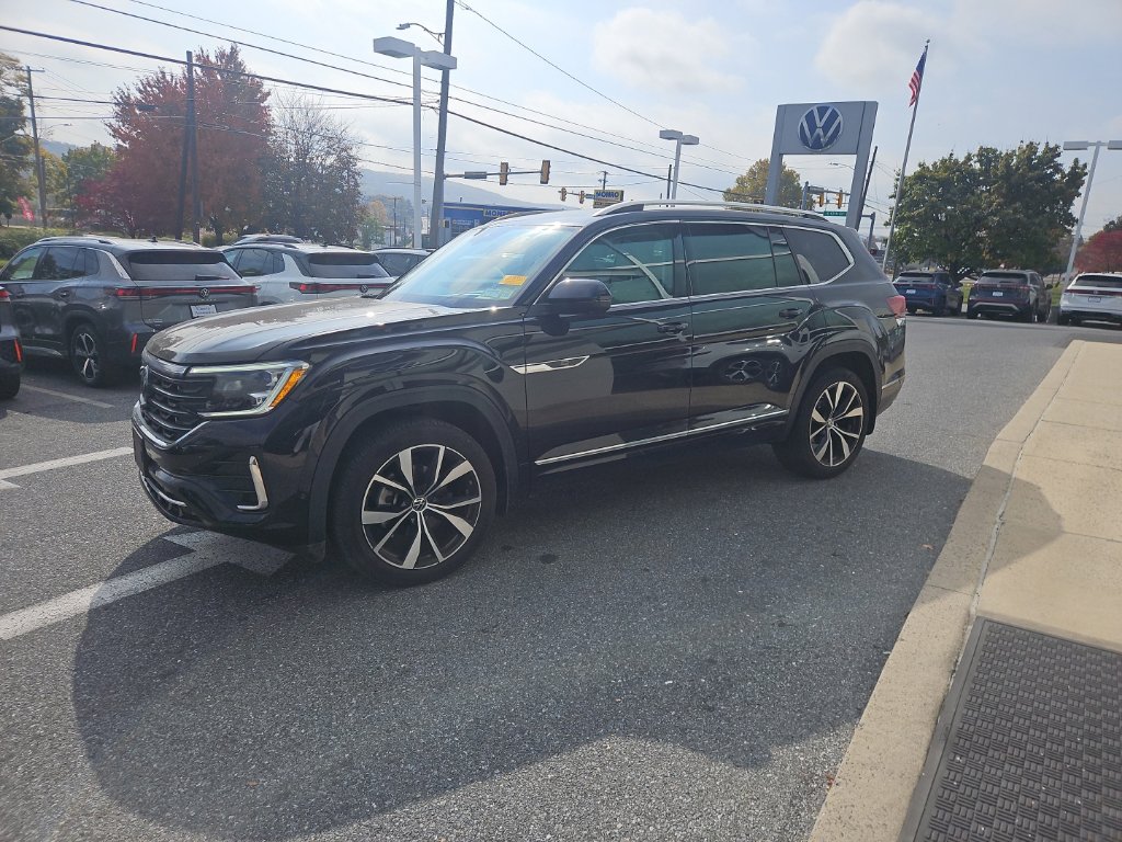 Used 2024 Volkswagen Atlas 2.0T SEL Premium R-Line SUV