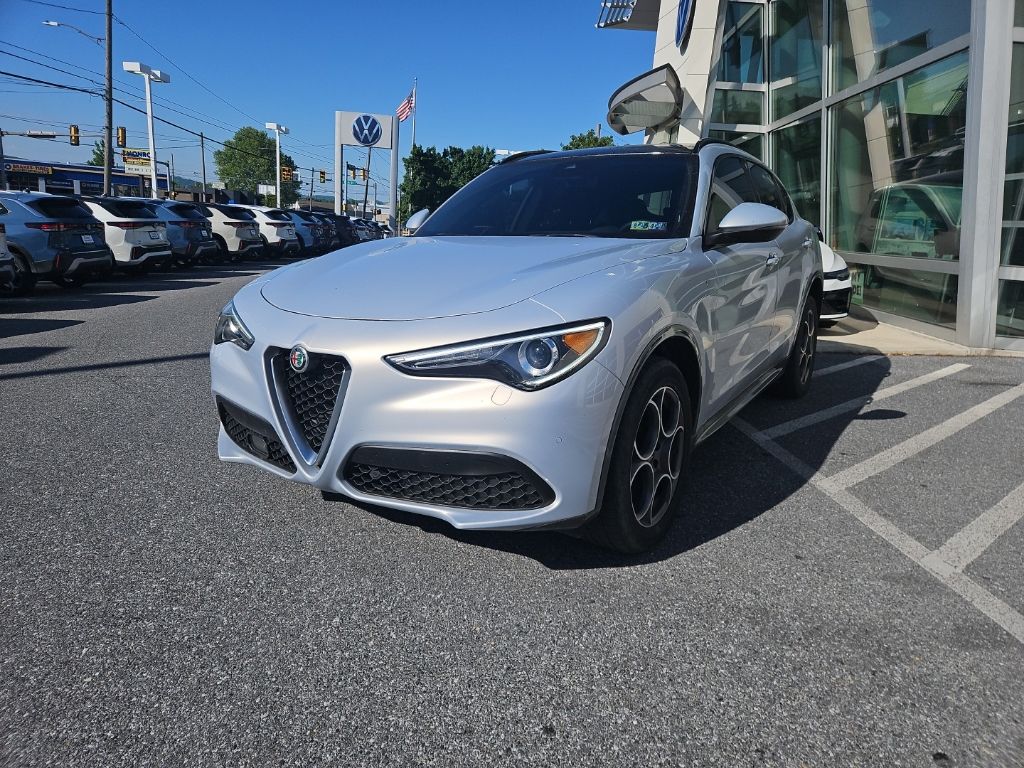 2023 Alfa Romeo Stelvio Ti AWD's photo