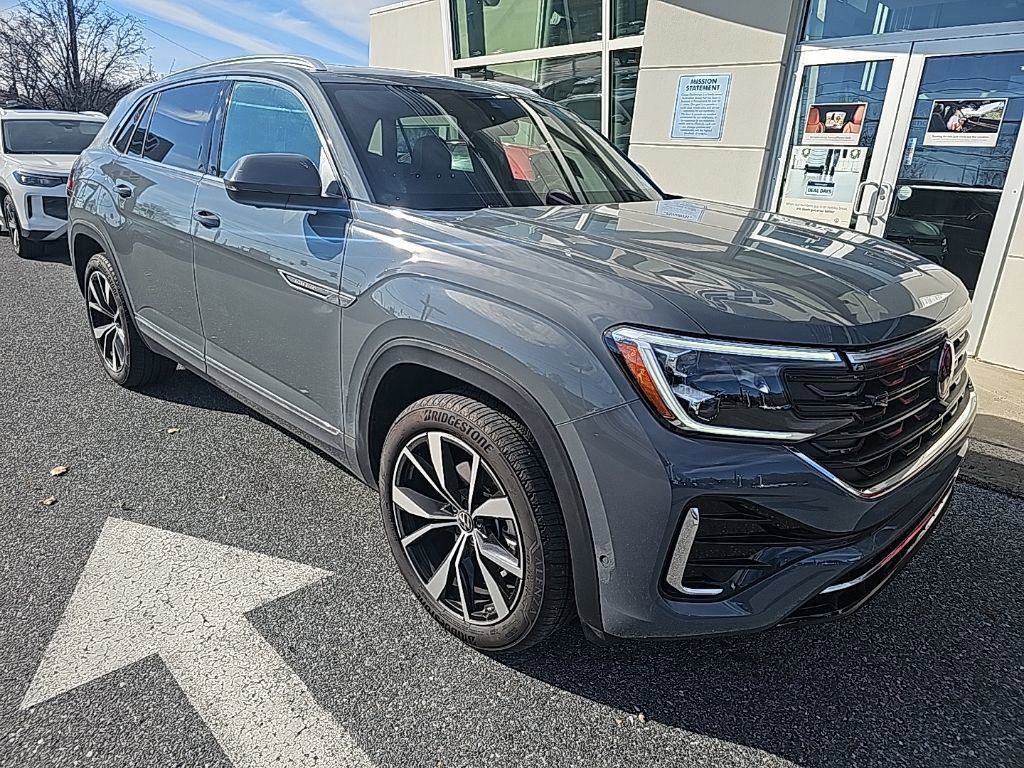 2025 Volkswagen Atlas Cross Sport SEL Premium R-Line photo 4