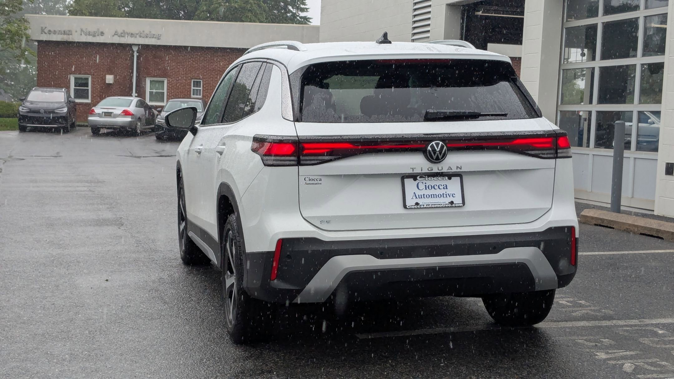 2025 Volkswagen Tiguan SE photo 4