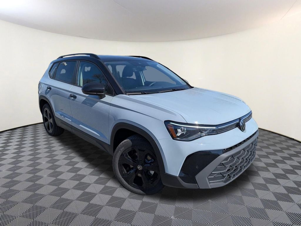 2026 Volkswagen Taos SE Black