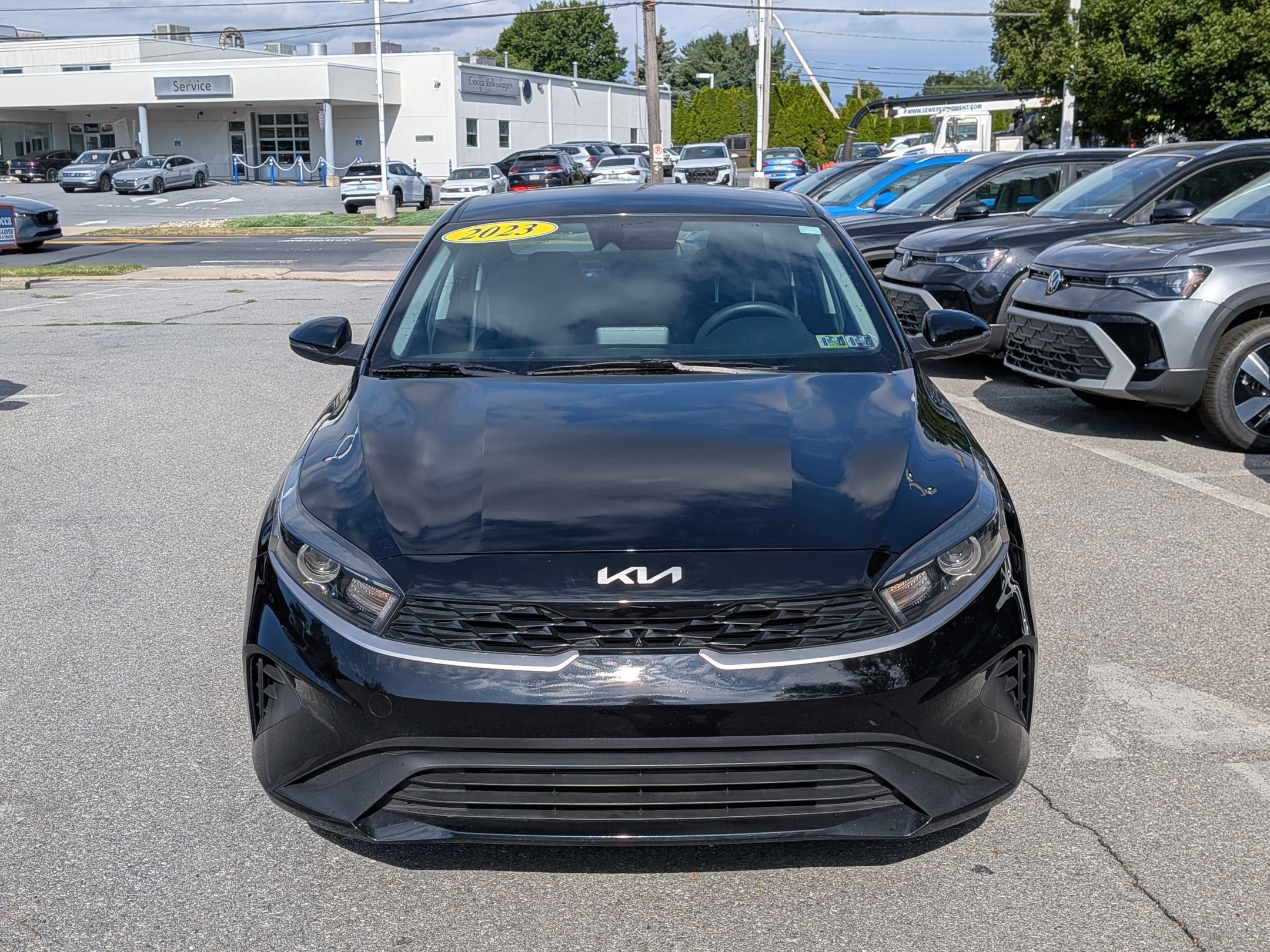 2023 Kia Forte LXS photo 2
