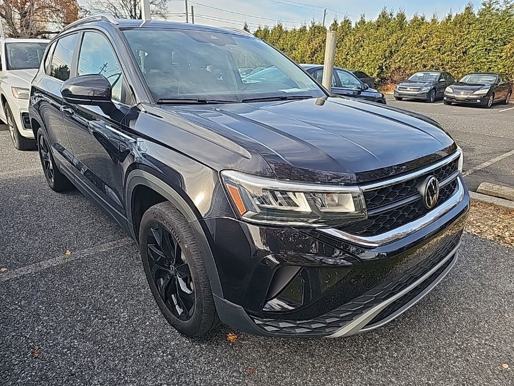 2023 Volkswagen Taos SE photo 4