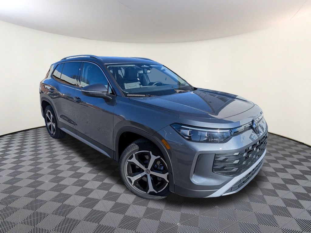 2026 Volkswagen Tiguan SE's photo