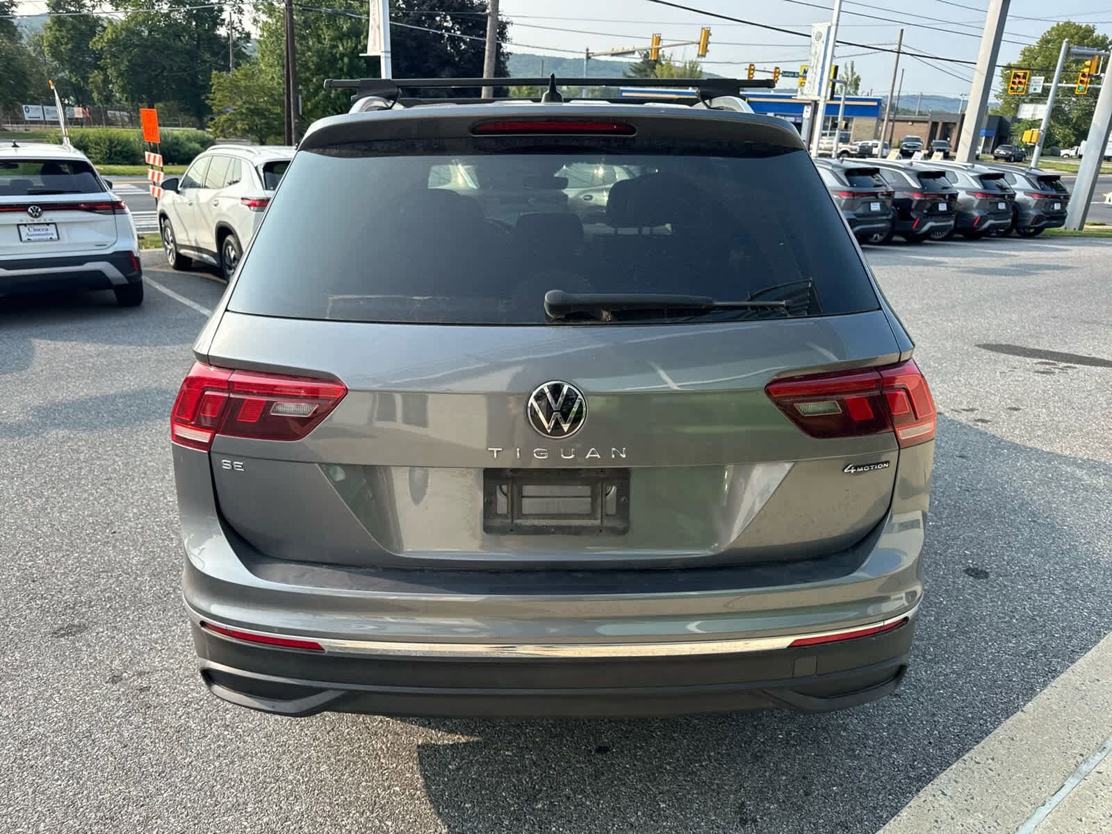 2022 Volkswagen Tiguan SE photo 4