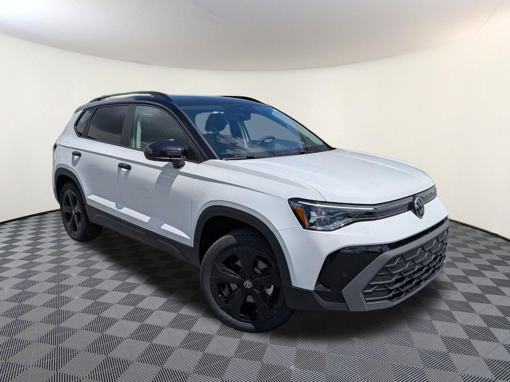 2026 Volkswagen Taos 1.5T SE Black 4Motion's photo