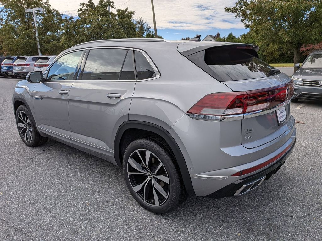 2026 Volkswagen Atlas Cross Sport SEL Premium R-Line photo 4