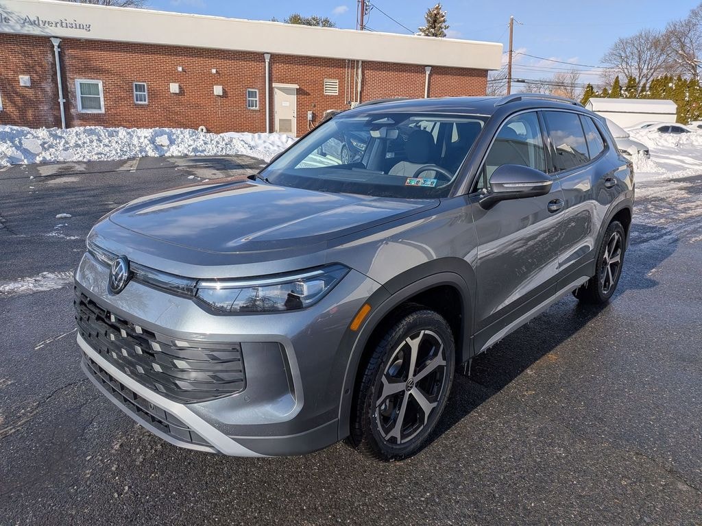 New 2026 Volkswagen Tiguan 2.0T SE SUV