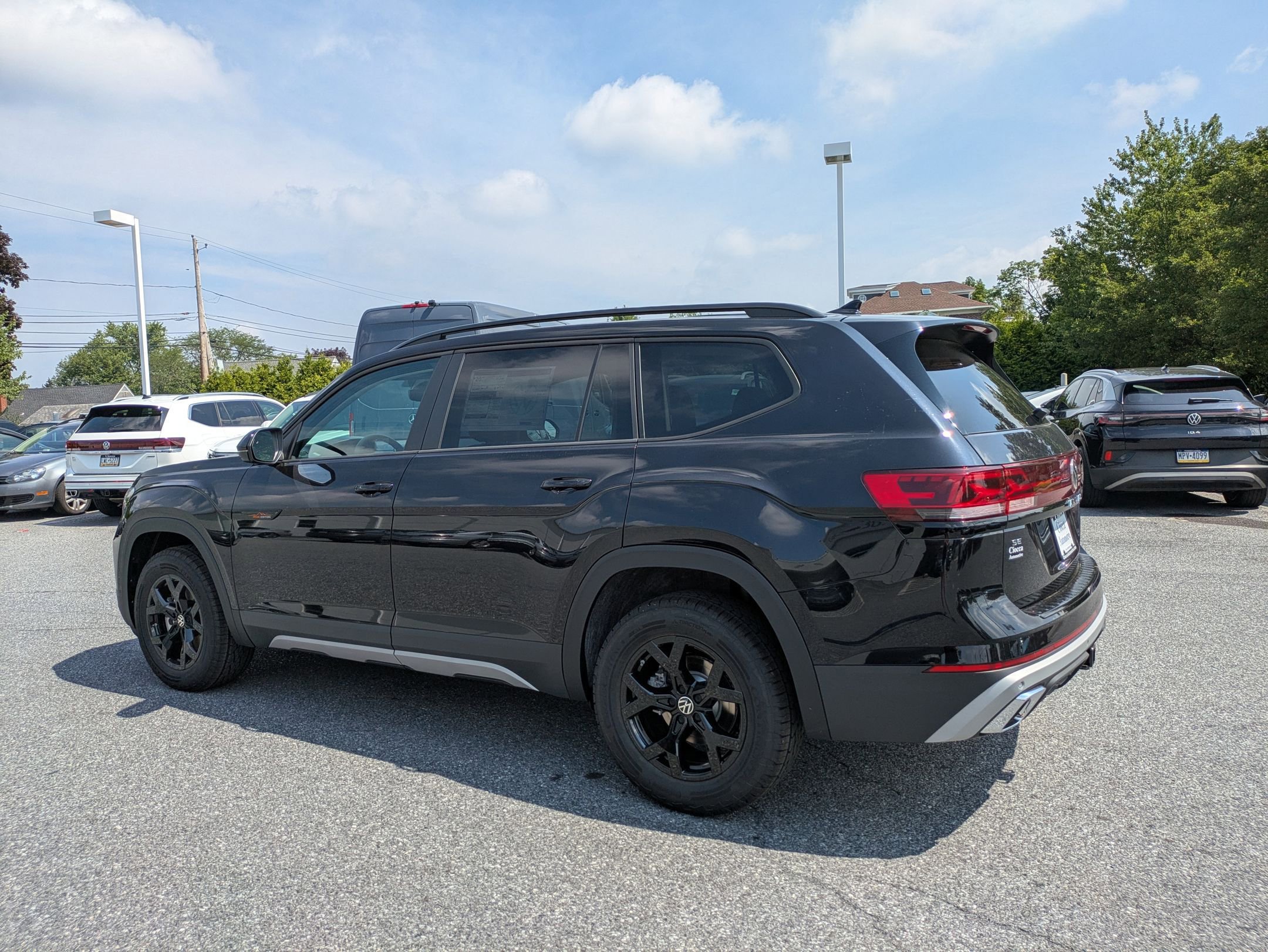 2025 Volkswagen Atlas Peak Edition SE photo 4