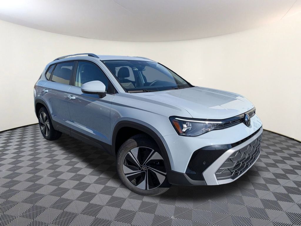 2026 Volkswagen Taos SE's photo