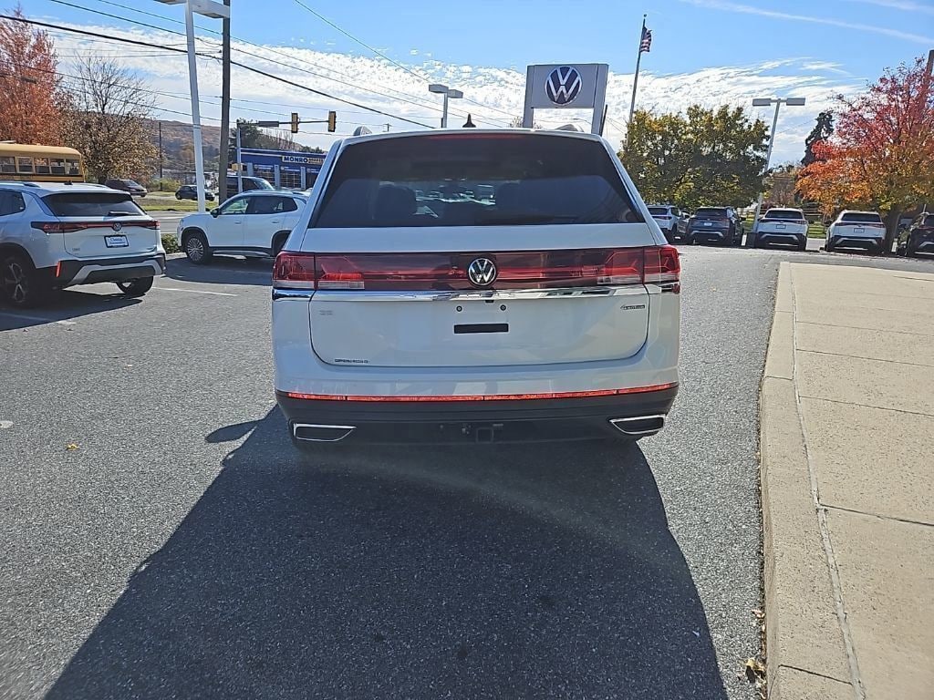 Used 2024 Volkswagen Atlas 2.0T SE w/Technology SUV