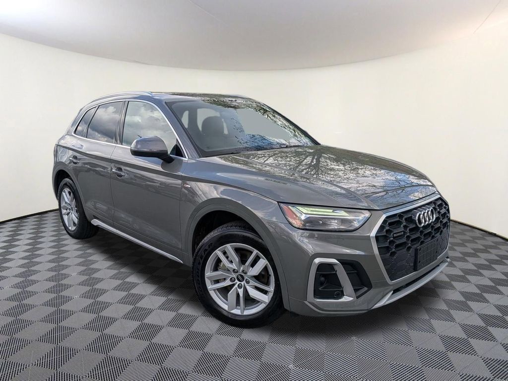 2023 Audi Q5 45 Premium's photo