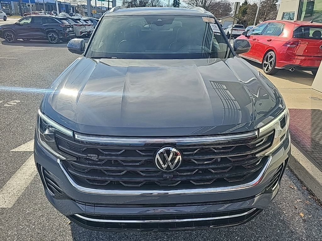 2025 Volkswagen Atlas Cross Sport SEL Premium R-Line photo 2