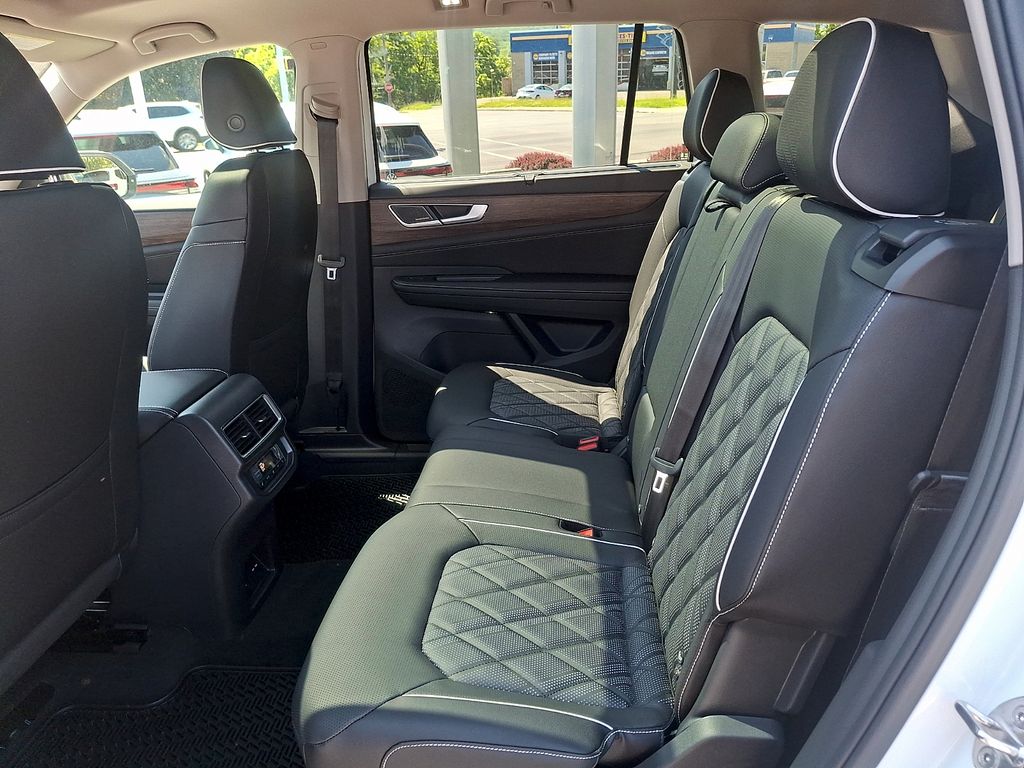 2026 Volkswagen Atlas SEL Premium R-Line - Photo 9