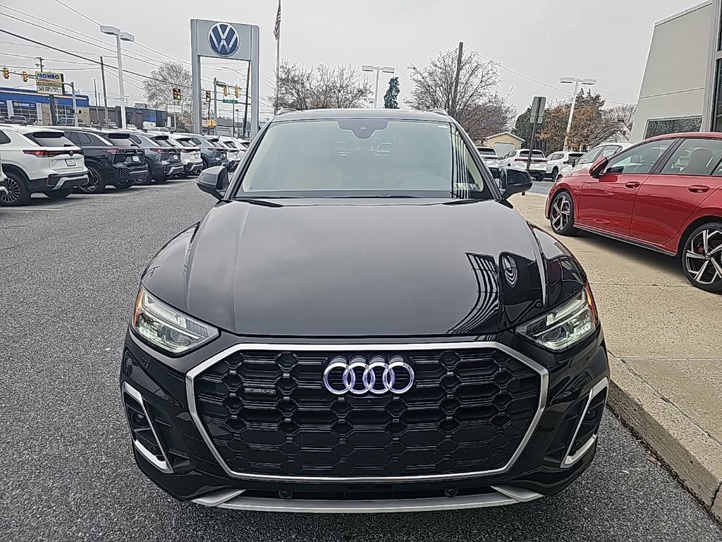2023 Audi Q5 45 S line Premium Plus photo 2