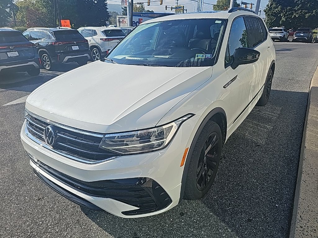 2023 Volkswagen Tiguan SE R-Line Black photo 2