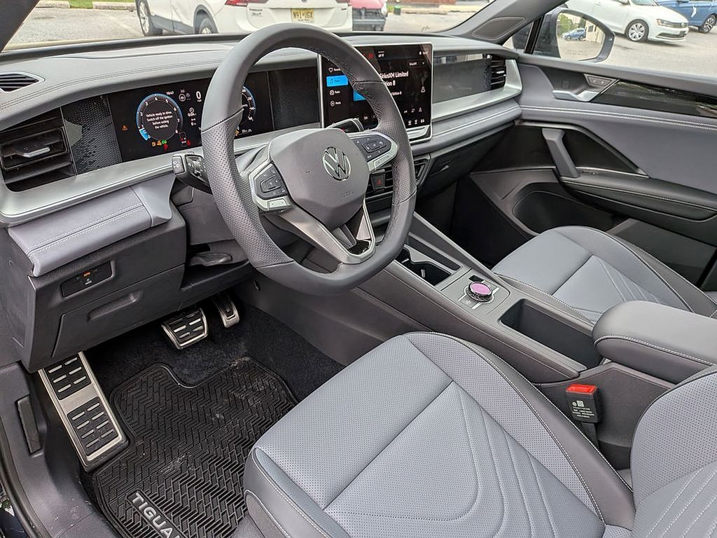 2026 Volkswagen Tiguan SE R-LINE BLACK - Photo 7