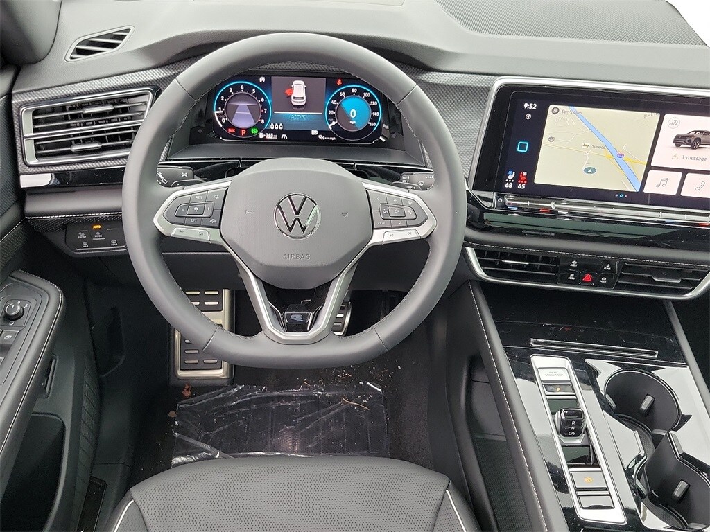 2024 Volkswagen Atlas Cross Sport SEL Premium R-Line photo 2