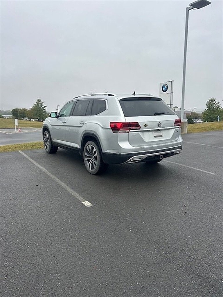 2019 Volkswagen Atlas SEL Premium photo 2