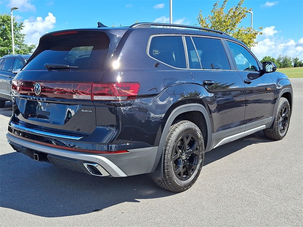 2026 Volkswagen Atlas Peak Edition SE photo 3