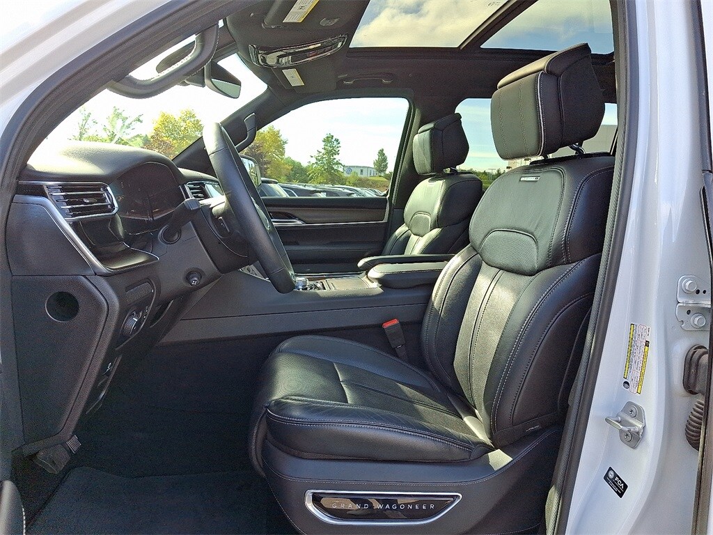 2022 Jeep Grand Wagoneer I photo 3