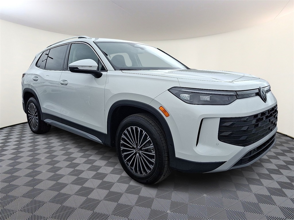 2025 Volkswagen Tiguan S's photo