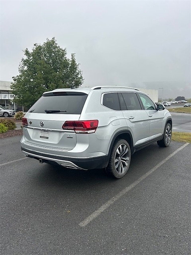 2019 Volkswagen Atlas SEL Premium photo 3
