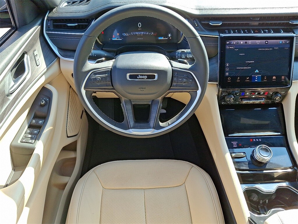 2023 Jeep Grand Cherokee Limited photo 2