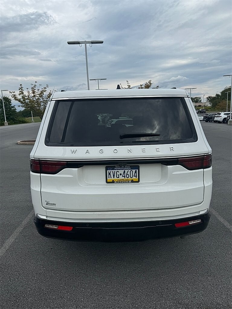 2024 Jeep Wagoneer Base photo 4