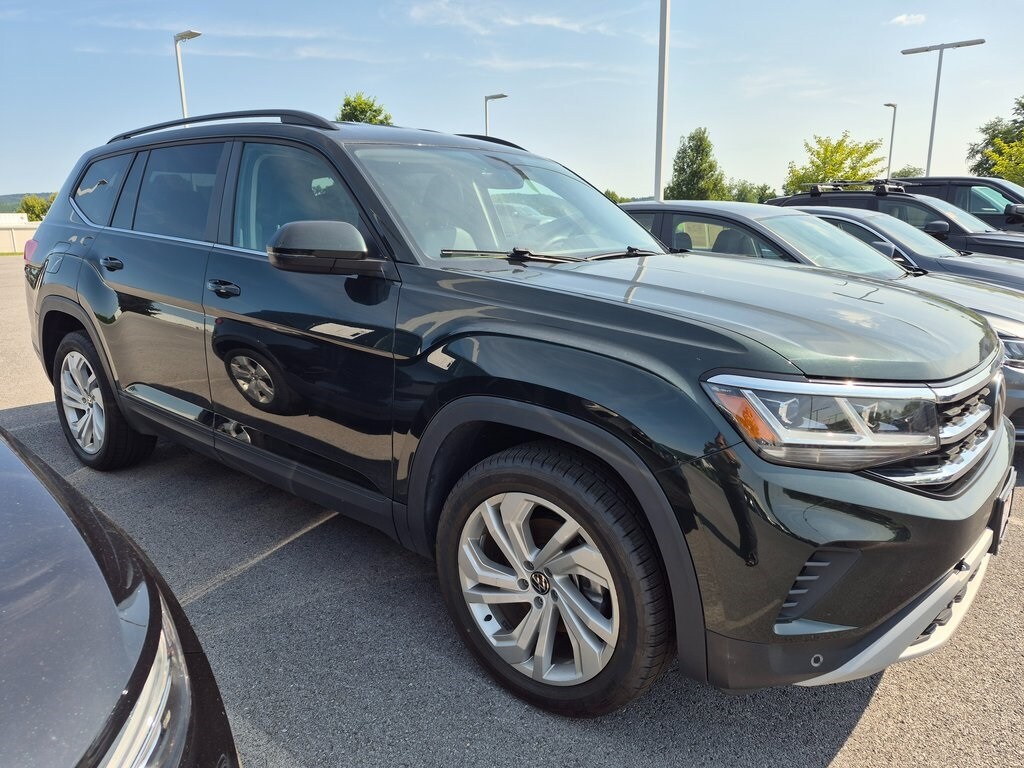 2022 Volkswagen Atlas SE Technology photo 2