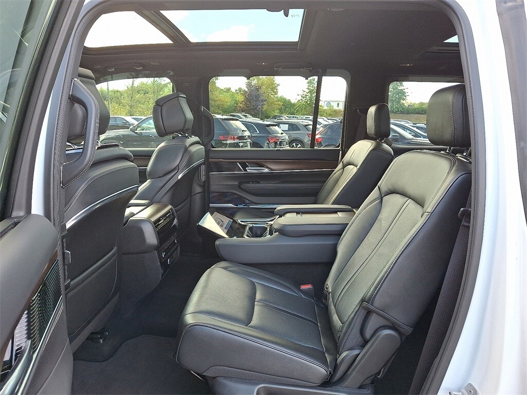 2022 Jeep Grand Wagoneer I photo 4