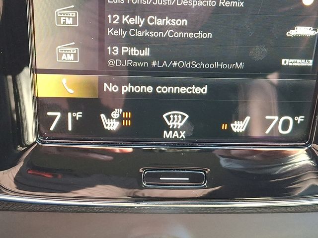 2022 Volvo XC40 Momentum - Photo 29