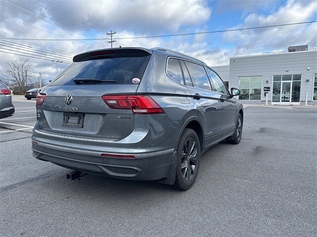 2022 Volkswagen Tiguan SE photo 2