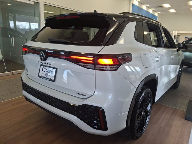 2026 Volkswagen Tiguan SE R-LINE BLACK - Photo 7