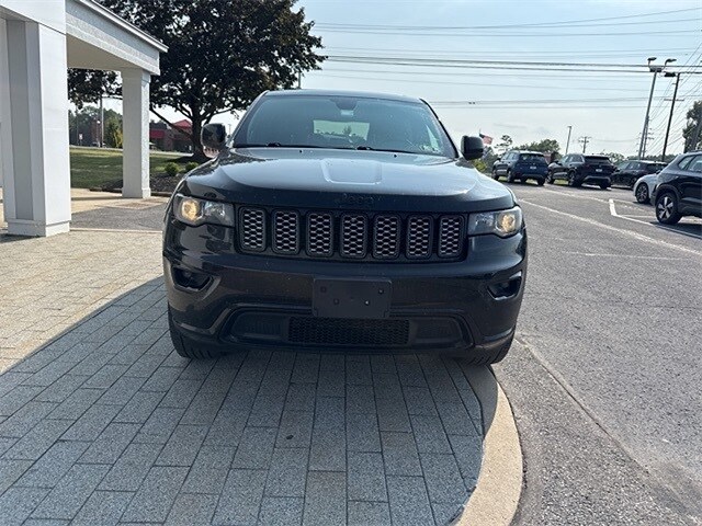 2018 Jeep Grand Cherokee Laredo Altitude photo 2