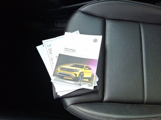 2022 Volkswagen Atlas Cross Sport SE w/Tech - Photo 26