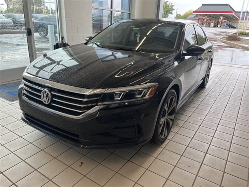 Used 2022 Volkswagen Passat 2.0T SE Sedan